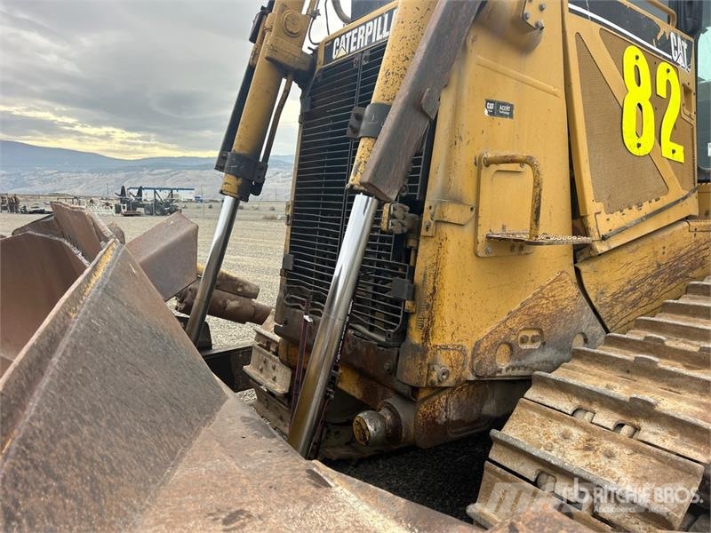 CAT D8T Buldozer sobre oruga