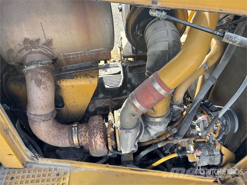 CAT D8T Bulldozer
