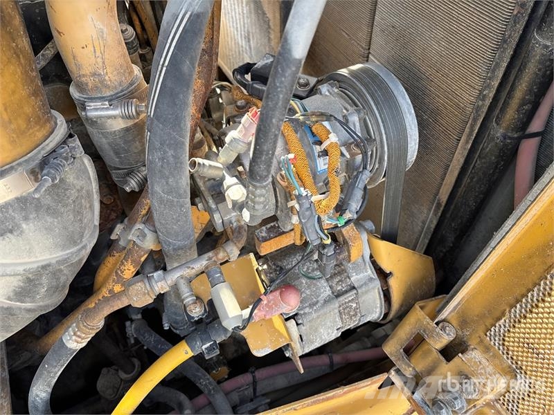 CAT D8T Bulldozer