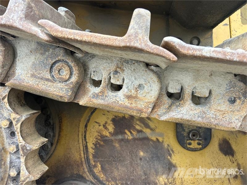 CAT D8T Buldozer sobre oruga