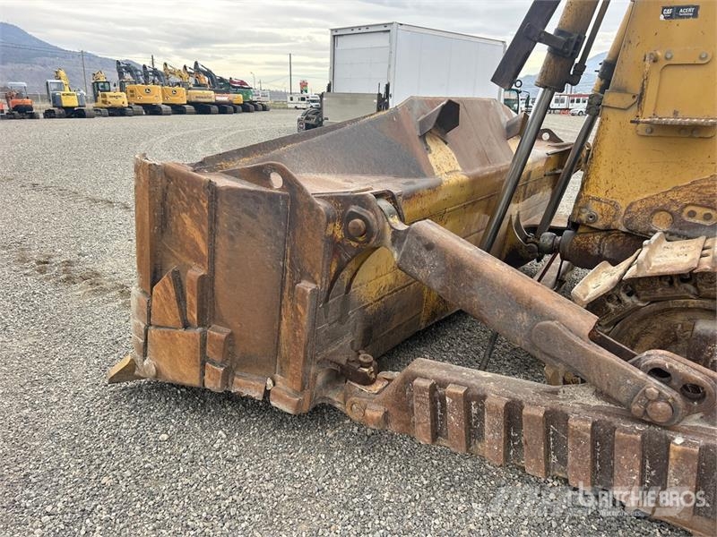 CAT D8T Buldozer sobre oruga