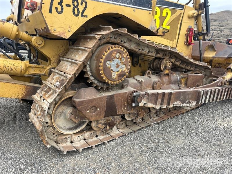 CAT D8T Buldozer sobre oruga