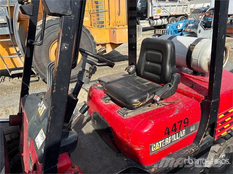 CAT GP30 10435 lb Cushion Tire Forklift Gaffeltrucker - Annet