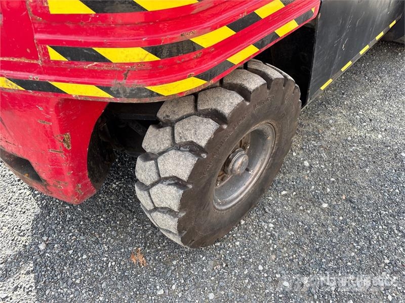 CAT GP30 10435 lb Cushion Tire Forklift Gaffeltrucker - Annet