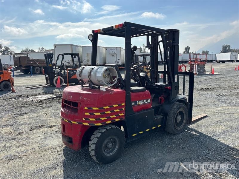 CAT GP30 10435 lb Cushion Tire Forklift Інше