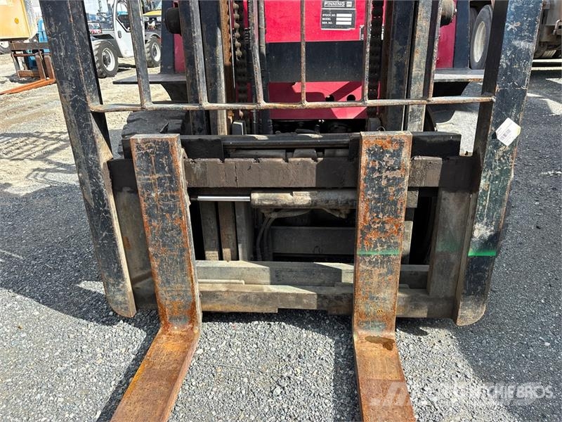 CAT GP30 5800 lb Cushion Tire Forklift Wózki widłowe inne