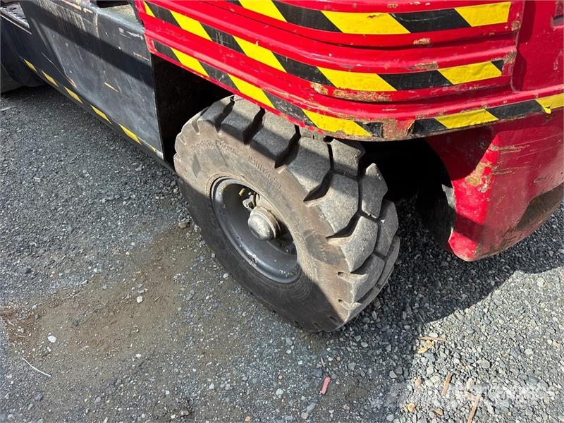 CAT GP30 5800 lb Cushion Tire Forklift Wózki widłowe inne