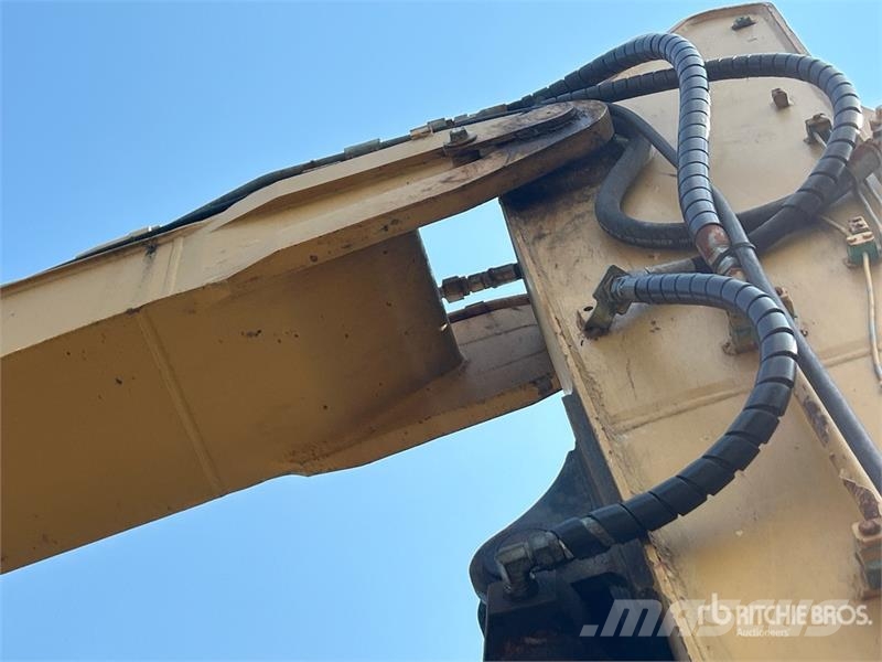 CAT M318C Ekskavatori uz riteņiem