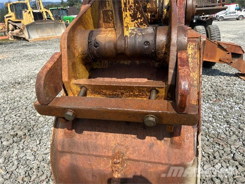 CAT M318C Ekskavatori uz riteņiem