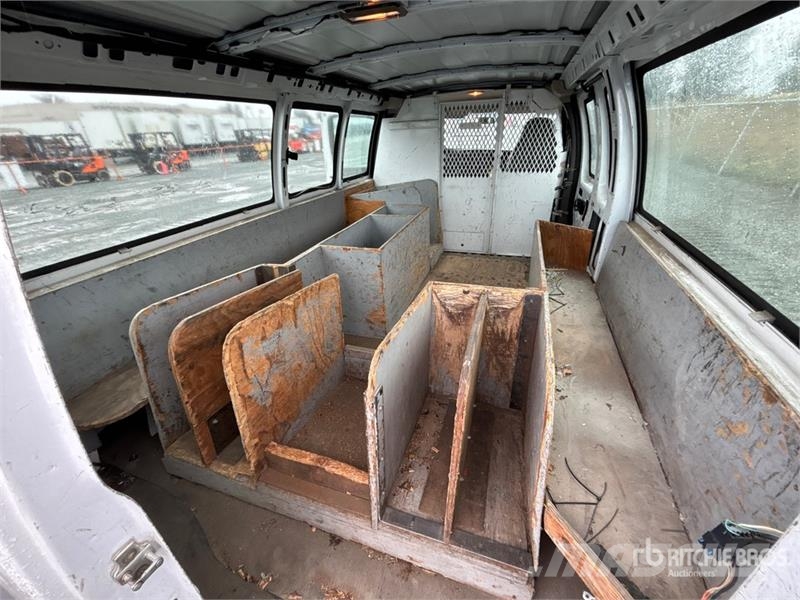 Chevrolet Express 2500 Cargo Van Krovininiai furgonai