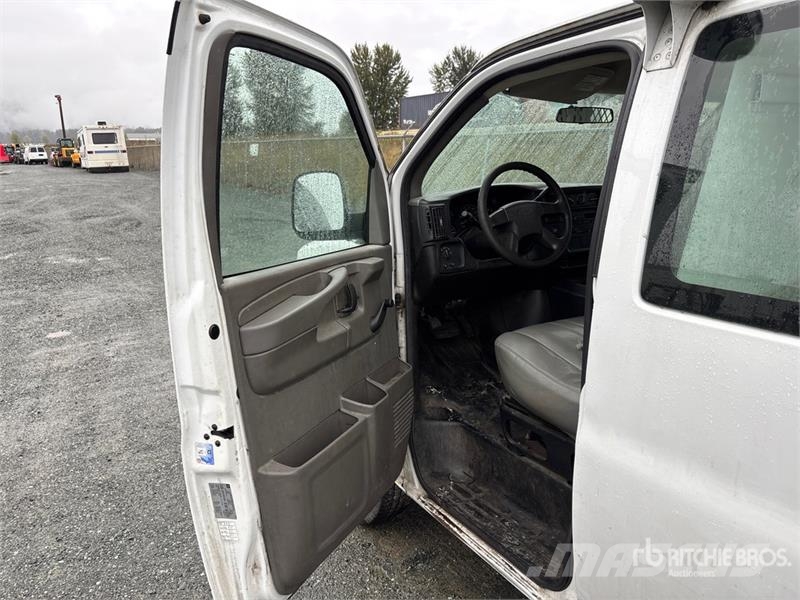 Chevrolet Express 2500 Cargo Van Krovininiai furgonai