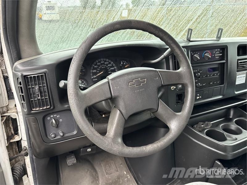 Chevrolet Express 2500 Cargo Van Panel vanlar