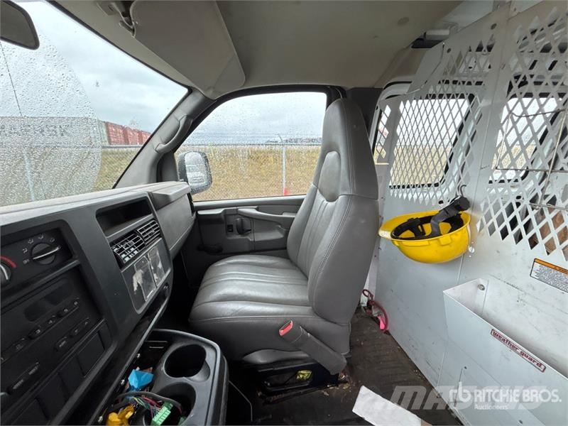 Chevrolet Express 2500 Cargo Van Krovininiai furgonai