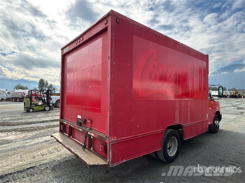 Chevrolet Express 3500 Sanduk kamioni