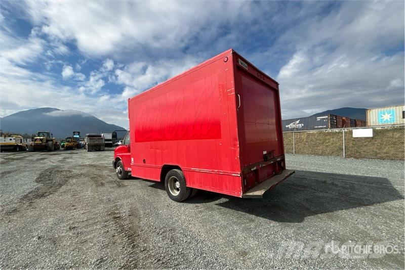 Chevrolet Express 3500 Sanduk kamioni