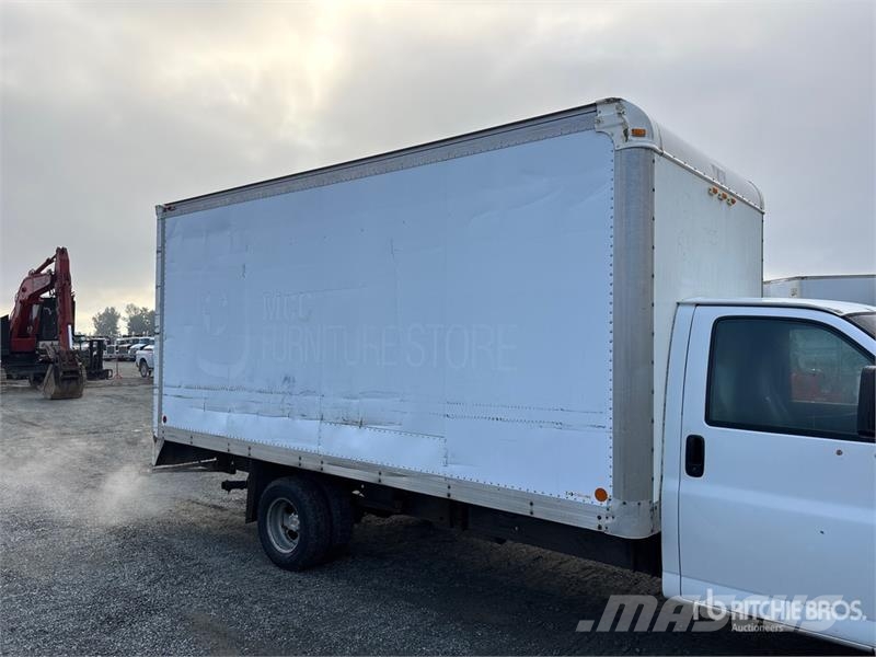 Chevrolet Express G3500 탑차 트럭