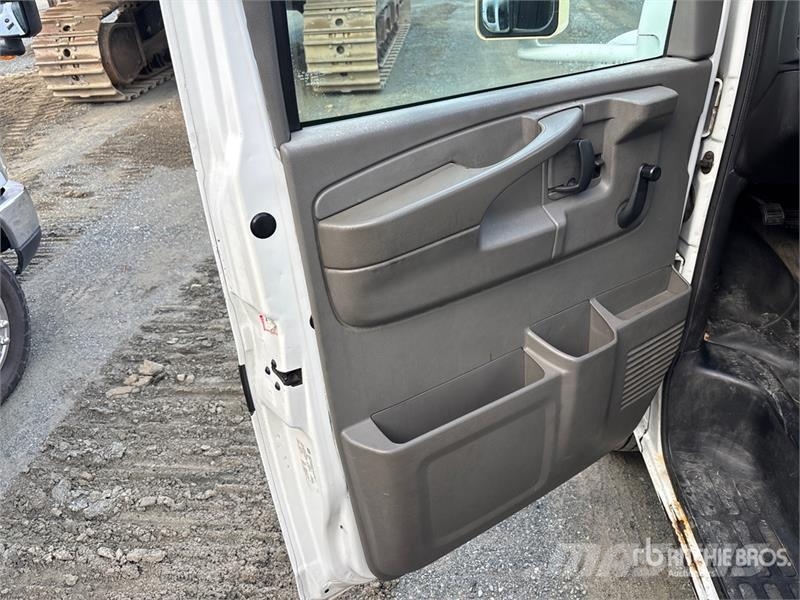 Chevrolet Express G3500 탑차 트럭