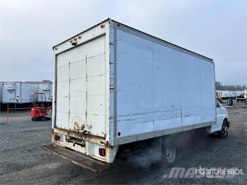 Chevrolet Express G3500 탑차 트럭