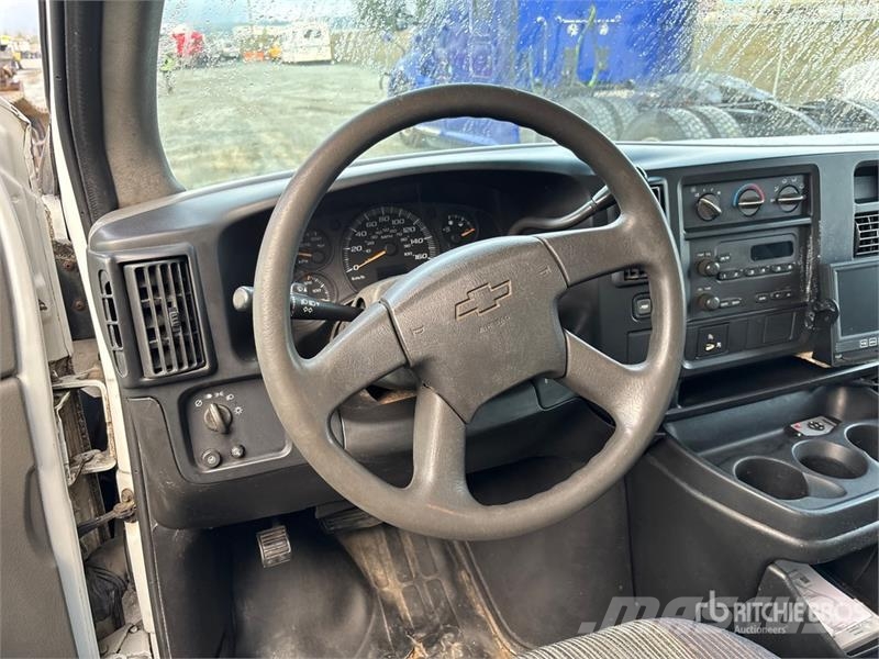 Chevrolet Express G3500 탑차 트럭