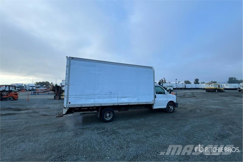 Chevrolet Express G3500 탑차 트럭