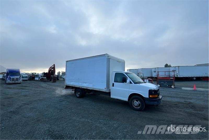 Chevrolet Express G3500 탑차 트럭
