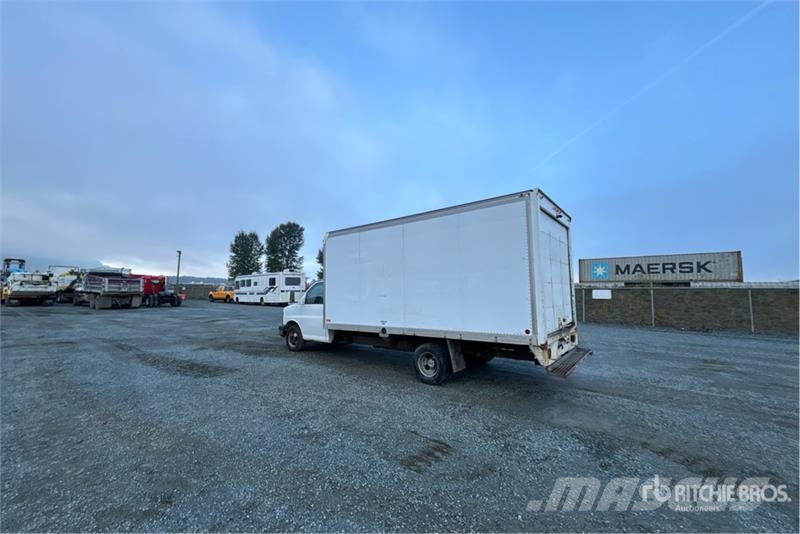 Chevrolet Express G3500 탑차 트럭