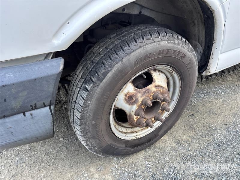 Chevrolet Express G3500 탑차 트럭
