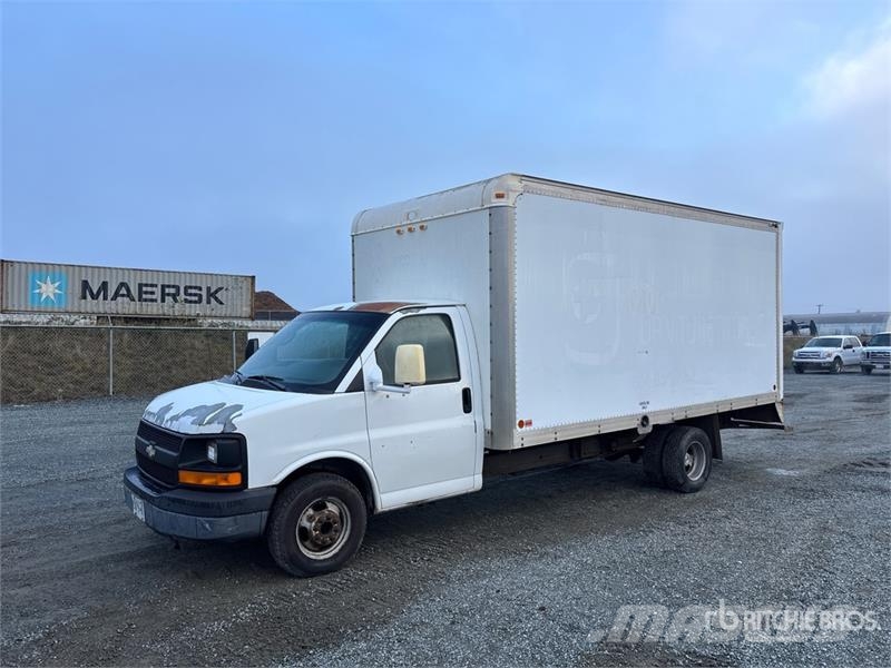 Chevrolet Express G3500 탑차 트럭
