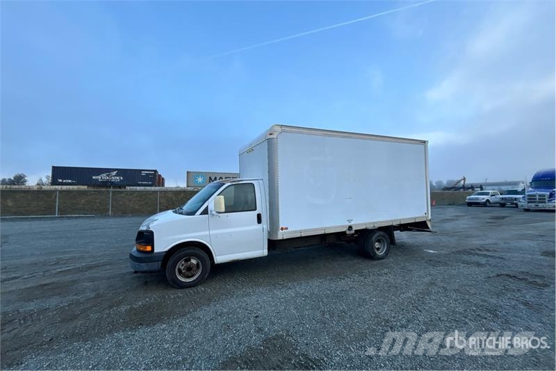 Chevrolet Express G3500 탑차 트럭