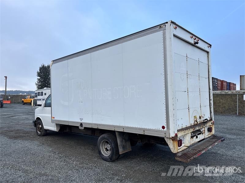 Chevrolet Express G3500 탑차 트럭