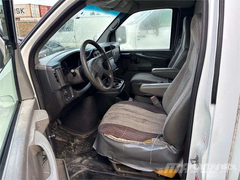 Chevrolet Express G3500 탑차 트럭