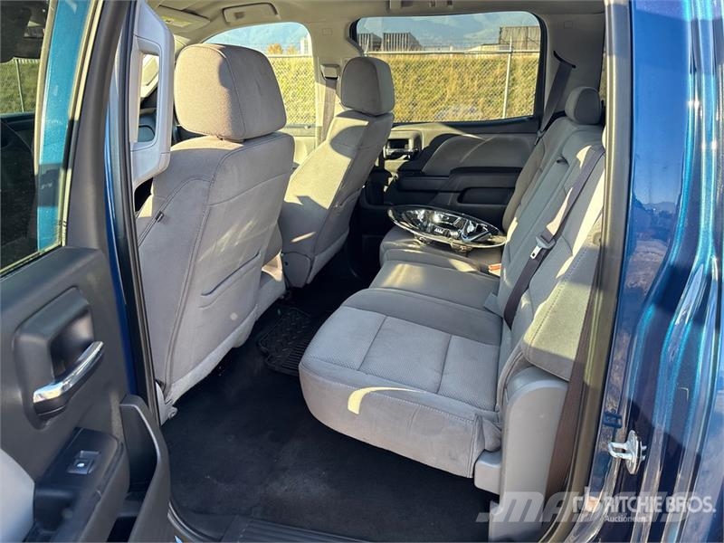 Chevrolet Silverado 1500 Ciężarówki typu Platforma / Skrzynia