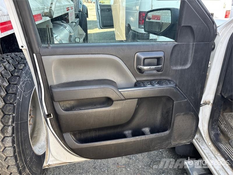 Chevrolet Silverado 1500 4x4 Extended Cab Pickup Egyéb