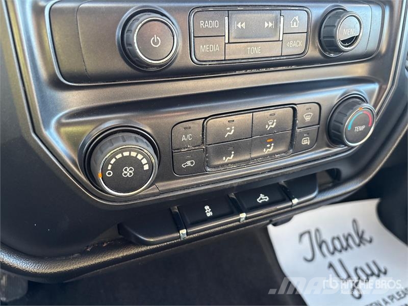 Chevrolet Silverado 1500 Ciężarówki typu Platforma / Skrzynia