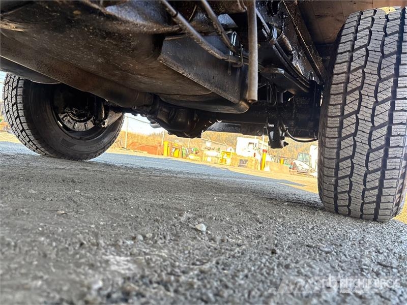Chevrolet Silverado 1500 Ciężarówki typu Platforma / Skrzynia