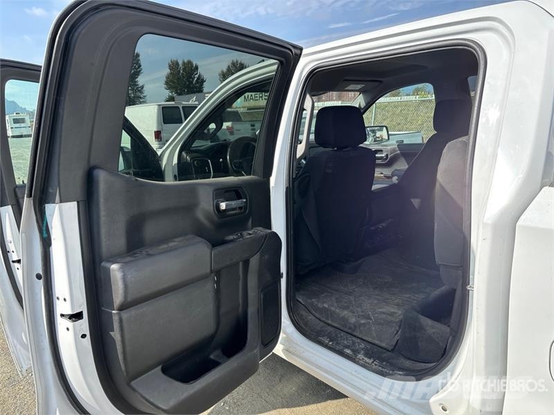 Chevrolet Silverado 1500 LT 4x4 Crew Cab Pickup Diger