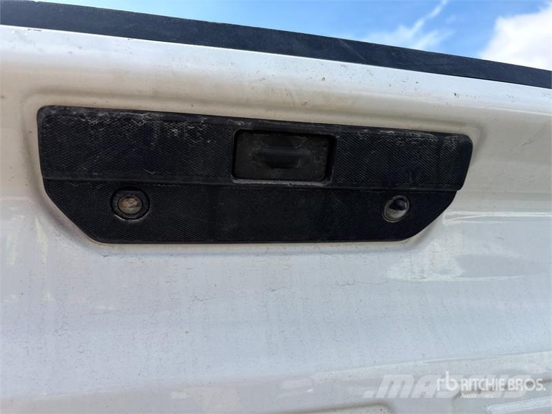 Chevrolet Silverado 1500 LT 4x4 Crew Cab Pickup Diger