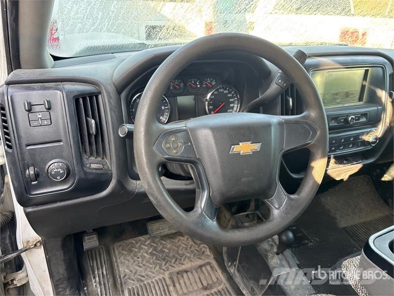 Chevrolet Silverado 1500 4x4 Extended Cab Pickup Egyéb