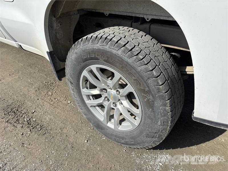 Chevrolet Silverado 1500 LT 4x4 Crew Cab Pickup Diger