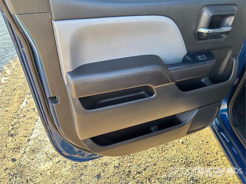 Chevrolet Silverado 1500 Ciężarówki typu Platforma / Skrzynia