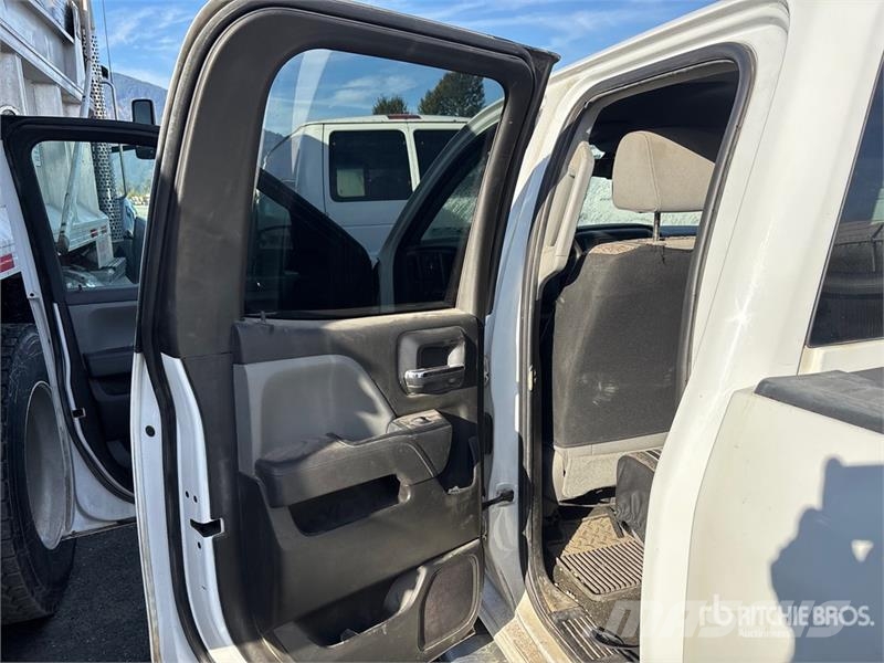 Chevrolet Silverado 1500 4x4 Extended Cab Pickup Egyéb