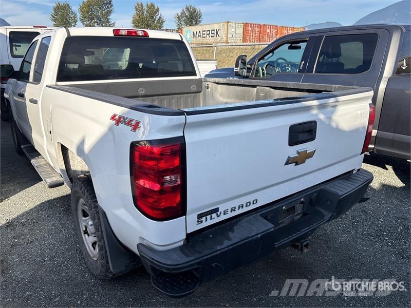 Chevrolet Silverado 1500 4x4 Extended Cab Pickup Egyéb