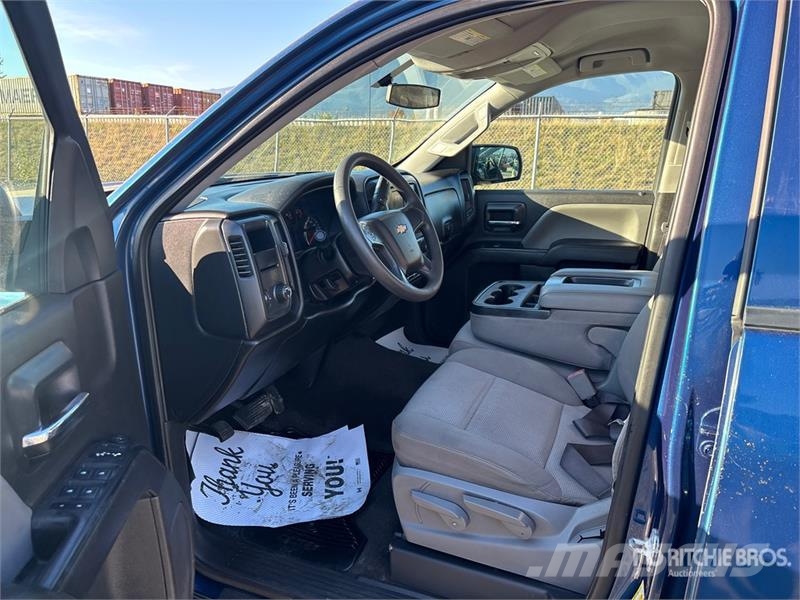 Chevrolet Silverado 1500 Ciężarówki typu Platforma / Skrzynia