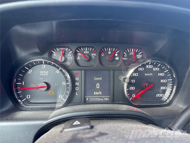 Chevrolet Silverado 1500 4x4 Extended Cab Pickup Egyéb