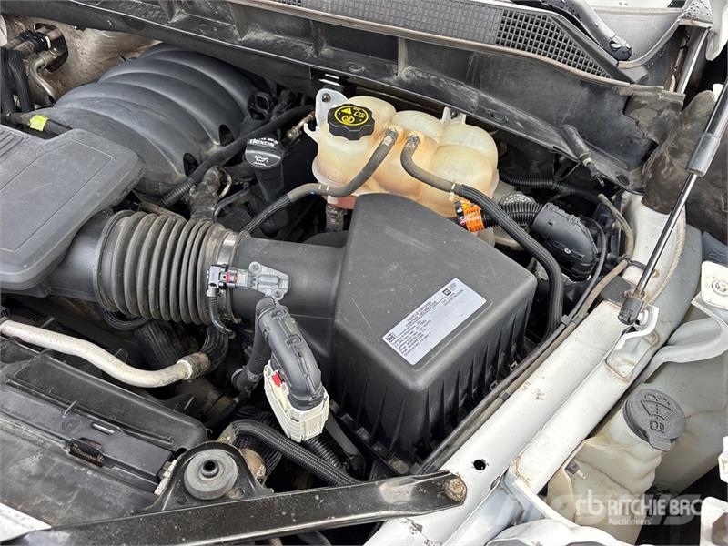 Chevrolet Silverado 1500 LT 4x4 Crew Cab Pickup Muu
