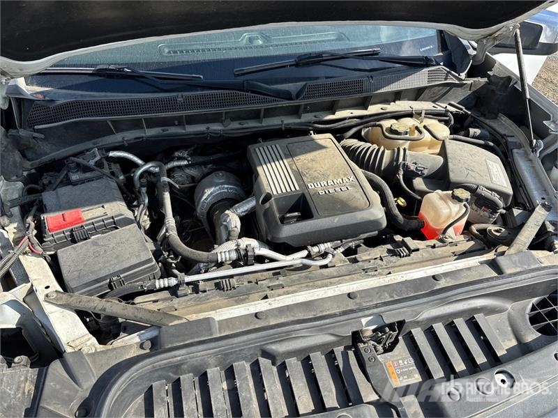 Chevrolet Silverado 1500 LT 4x4 Crew Cab Pickup Diger
