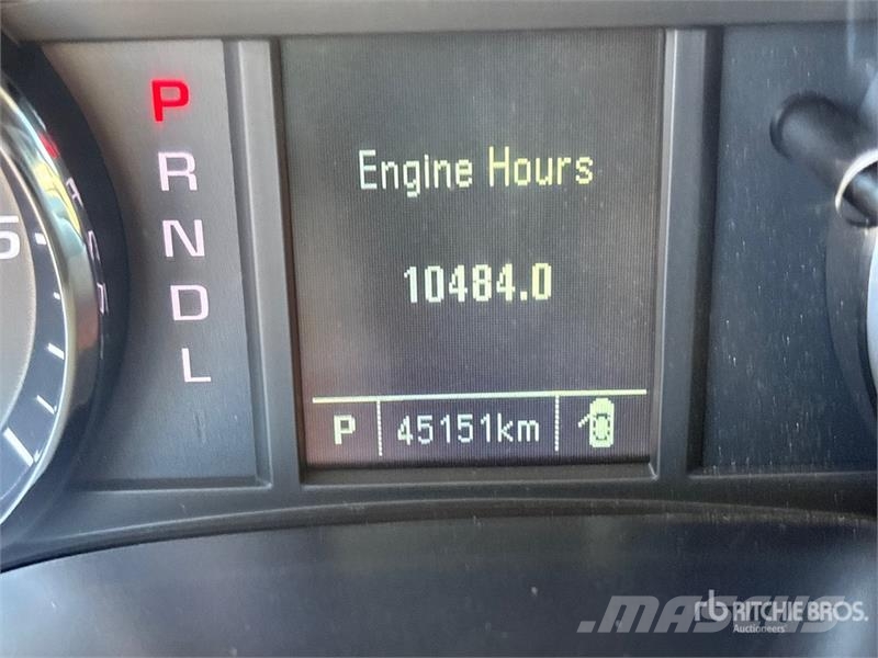 Chevrolet Silverado 1500 Ciężarówki typu Platforma / Skrzynia