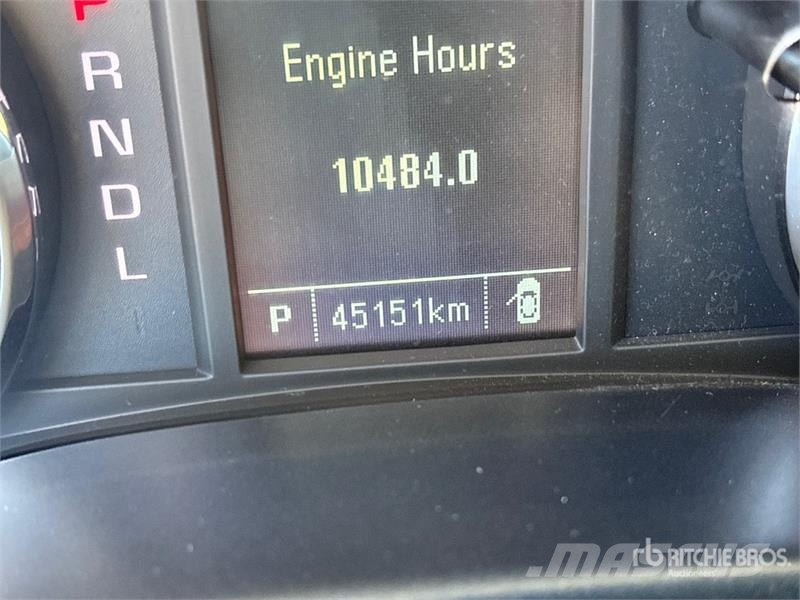 Chevrolet Silverado 1500 Ciężarówki typu Platforma / Skrzynia