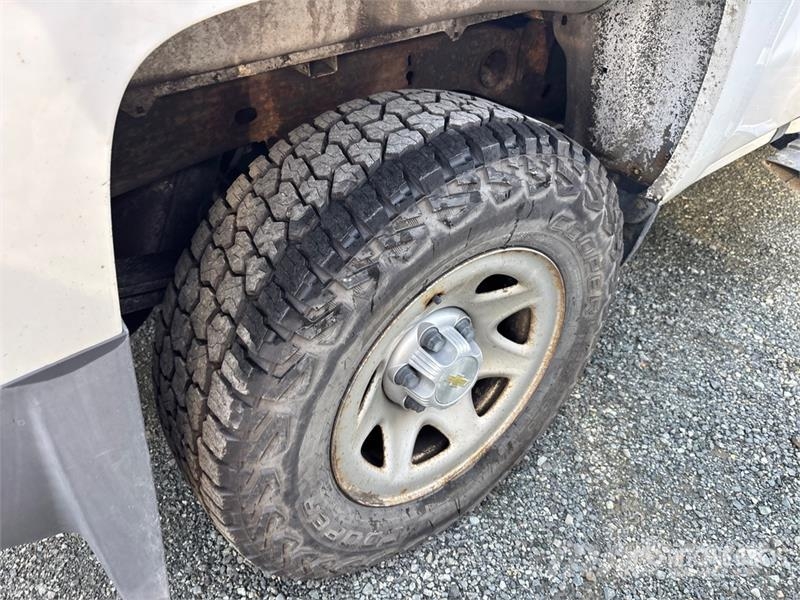 Chevrolet Silverado 1500 4x4 Extended Cab Pickup Egyéb