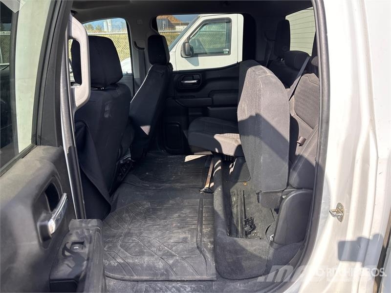 Chevrolet Silverado 1500 LT 4x4 Crew Cab Pickup Diger